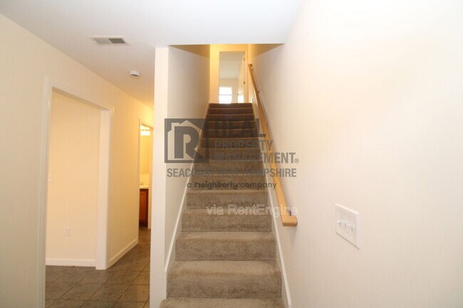Building Photo - 4 Waverly Dr
