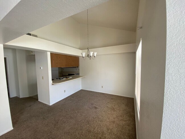 Building Photo - Great 3 Bedroom Henderson Home with Pool!