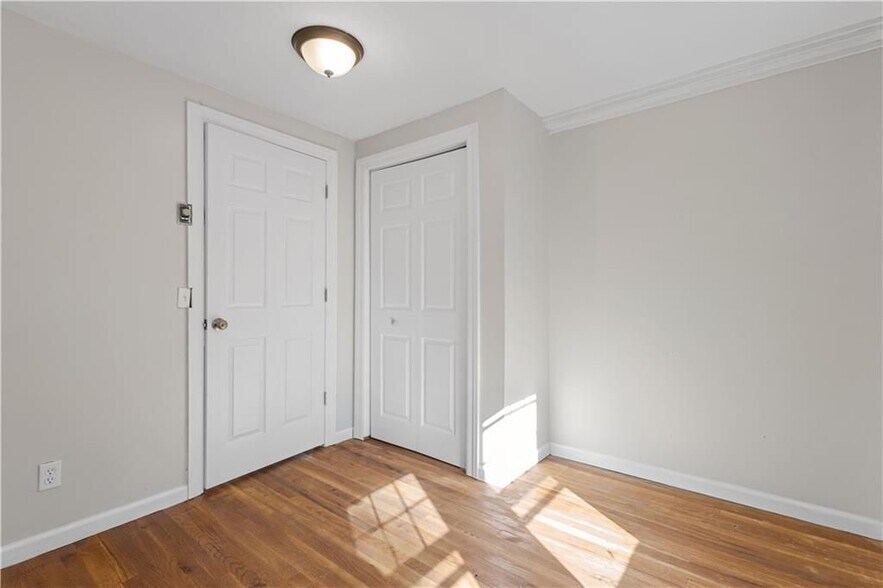 Building Photo - 400 Schooner Ave