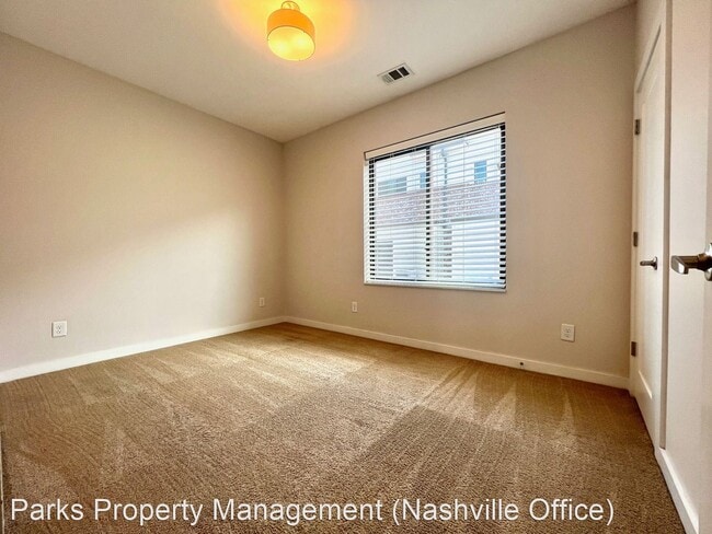 Building Photo - 3 br, 3 bath House - 1035 Chester Ave #2