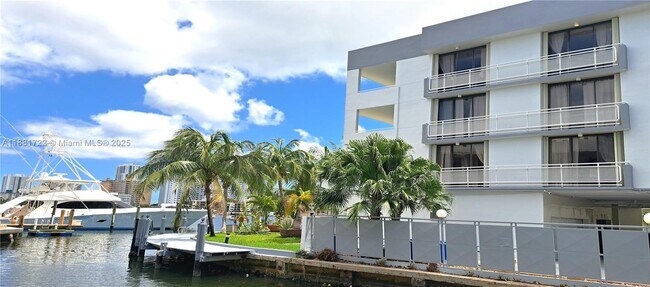 Building Photo - 468 Golden Isles Dr