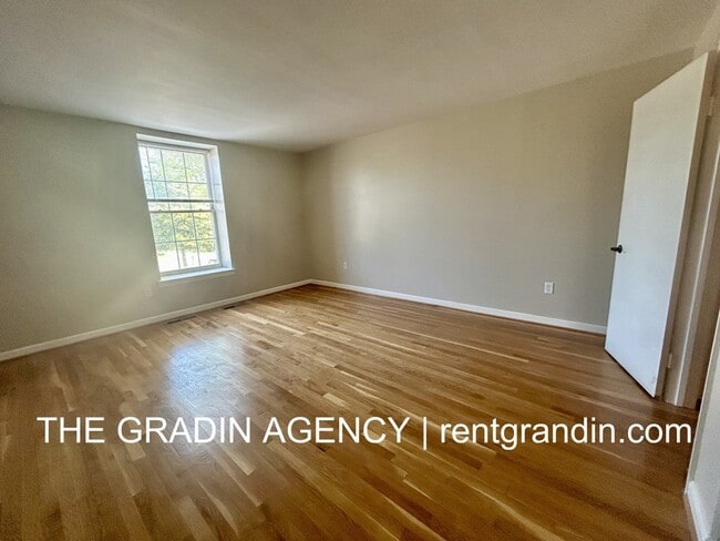 Building Photo - 1805 Grandin Rd SW