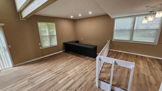 Building Photo - 557-559 Bailey Drive
