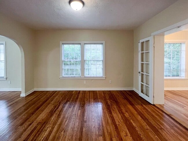 Building Photo - 2734 SW 3rd Pl