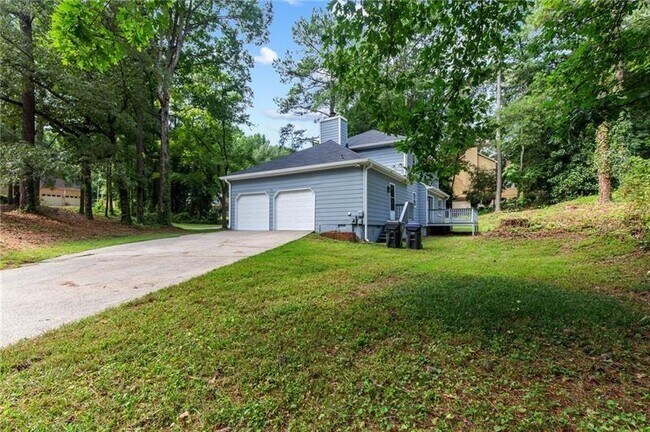 Building Photo - 4019 Shady Dr NW