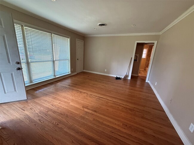 Building Photo - 6302 Thrush Dr
