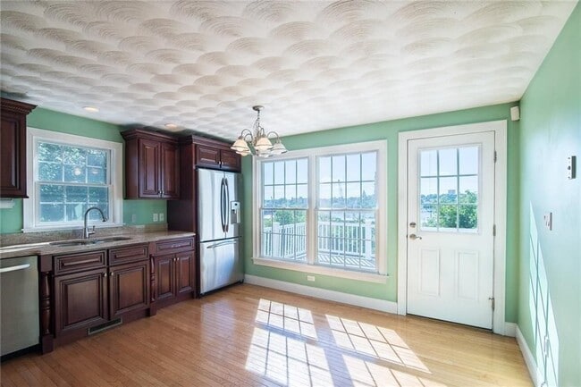 Building Photo - 80 S Brow St