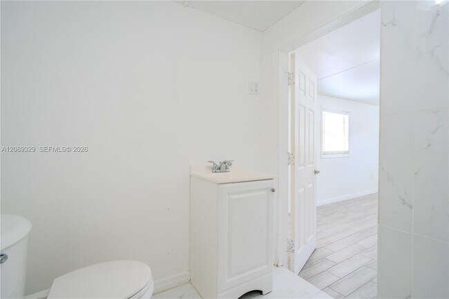 Building Photo - 27 SW 55th Avenue Rd
