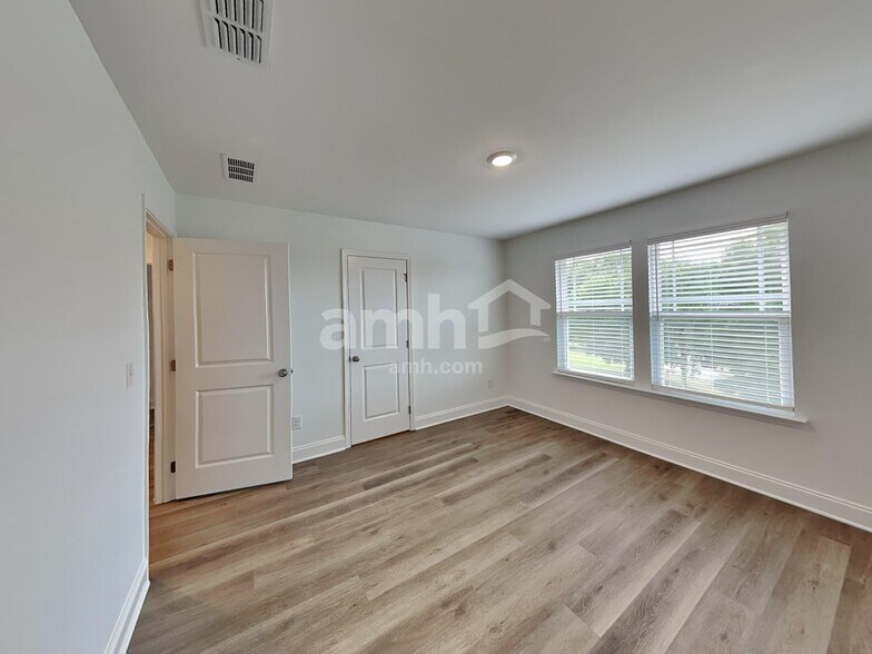 Building Photo - 220 Argea Dr