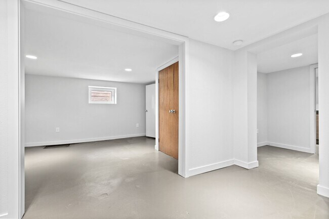 Building Photo - Big Brilliant Greenwood Home: 87th and Linden