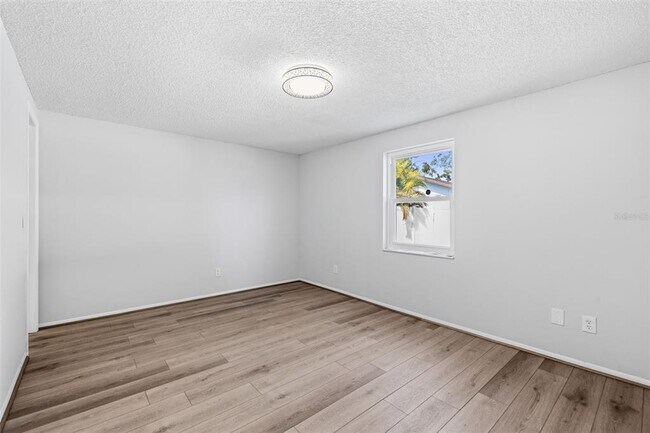 Building Photo - 10187 122nd Ave N