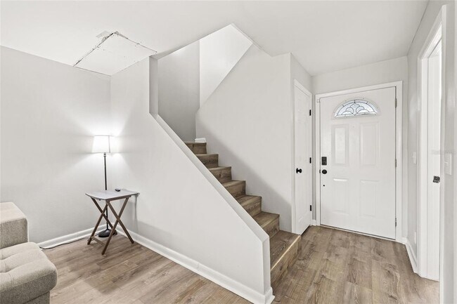 Building Photo - 3267 39th St S