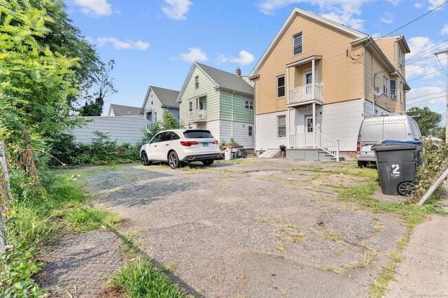 Building Photo - 180 Peck Ave