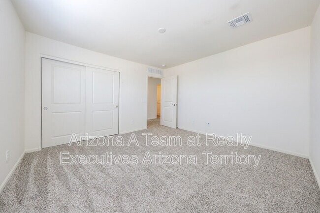 Building Photo - 7867 S Walnutview Dr