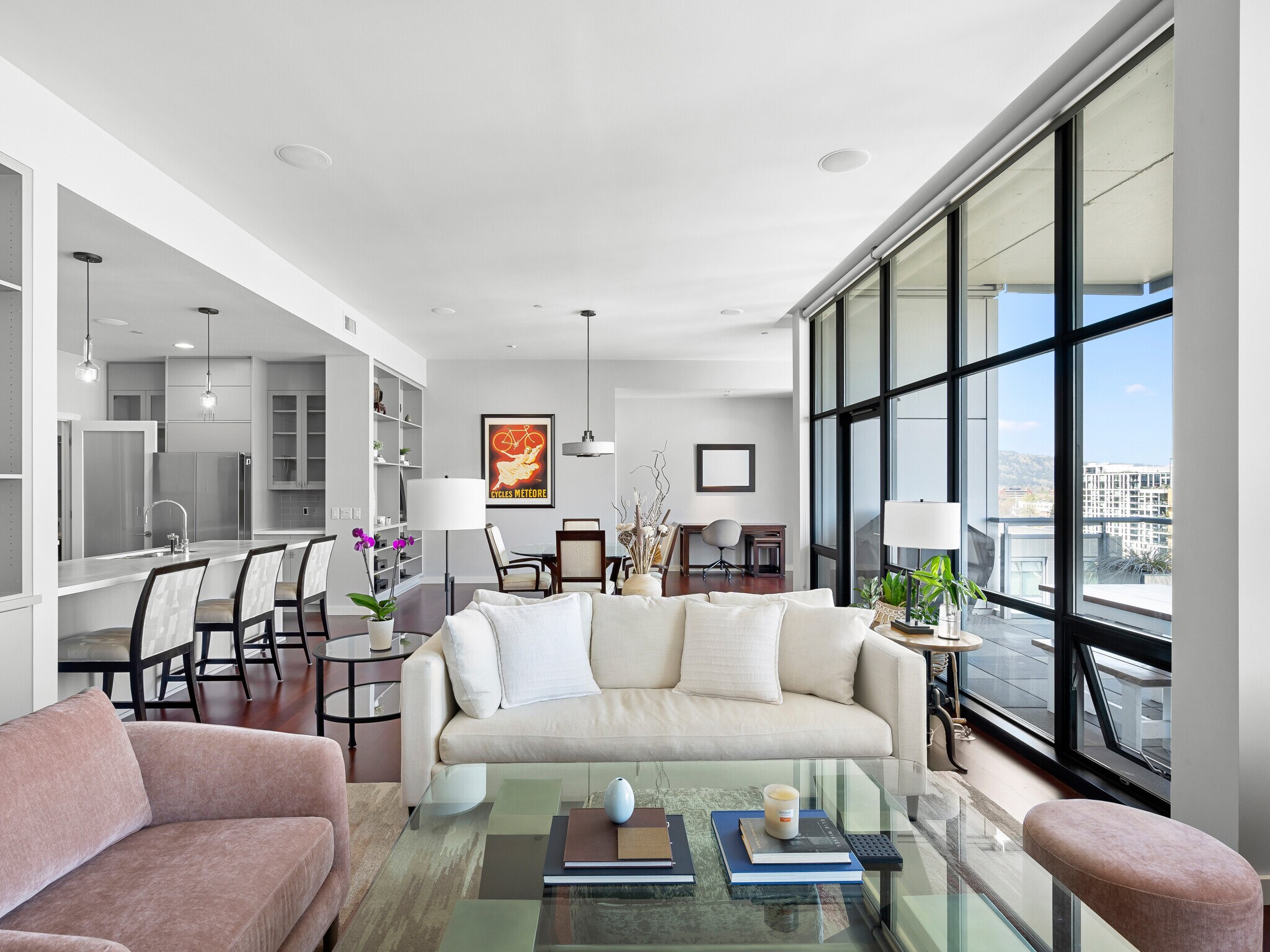 Building Photo - 1025 NW Couch St