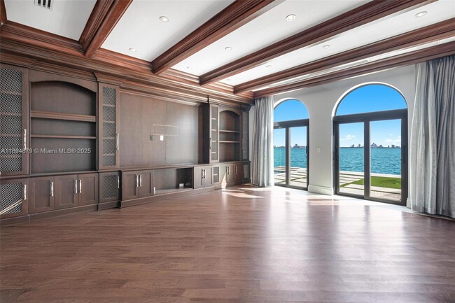 Building Photo - 1331 Bay Terrace