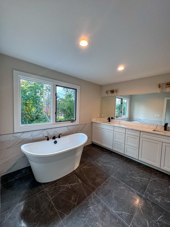 Building Photo - 54759 Camden Ct