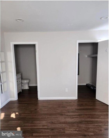 Building Photo - 2115 Woodhollow Dr