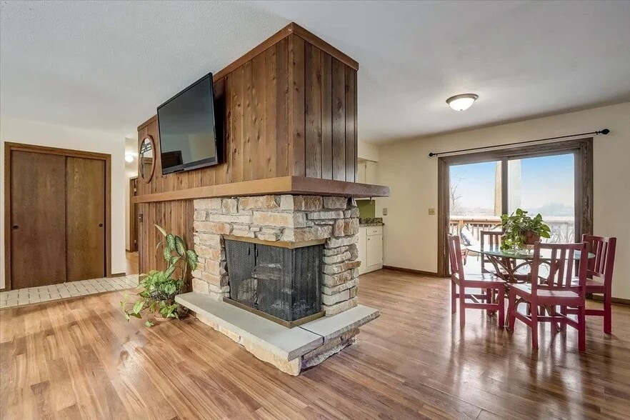 Building Photo - 4906 Academy Dr