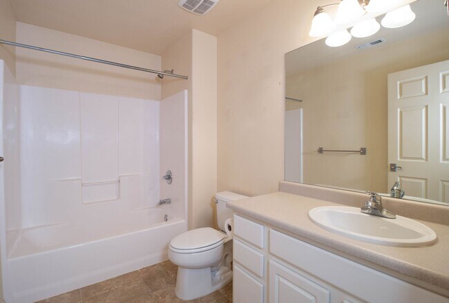 Building Photo - Wind River Apartment for Rent!