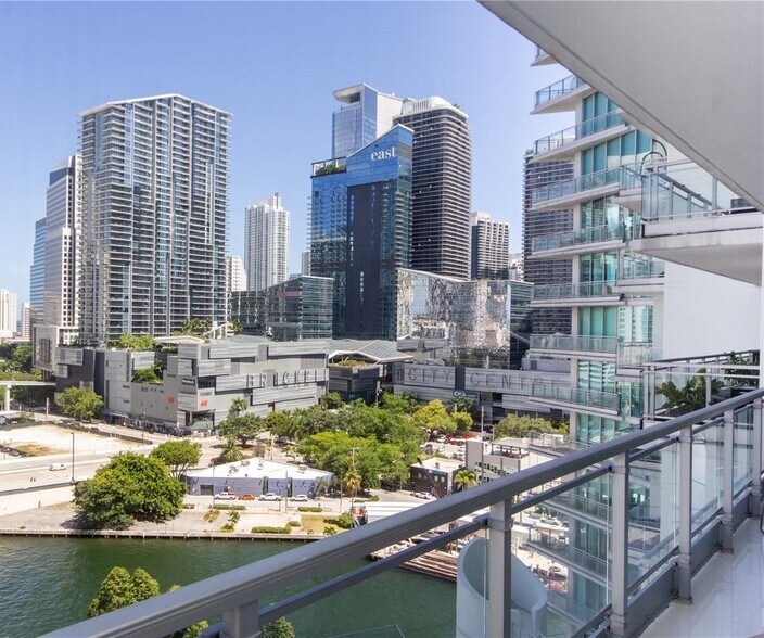 Building Photo - 92 SW 3rd St