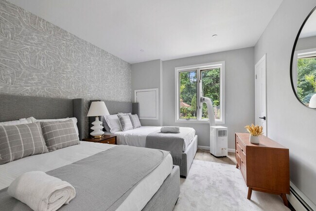 Building Photo - 2A Cherry Ln