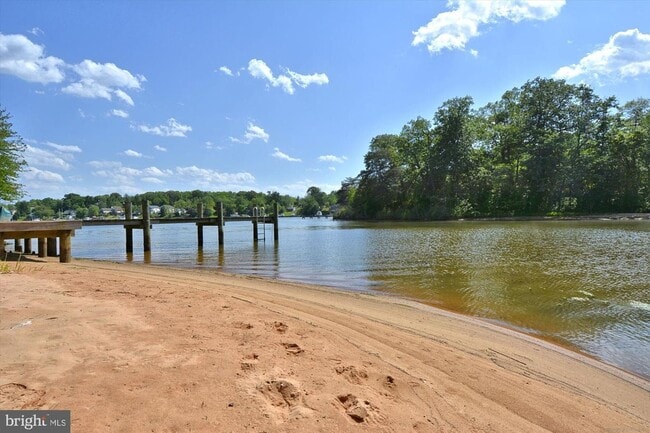 Building Photo - Townhome Chestnut Cove