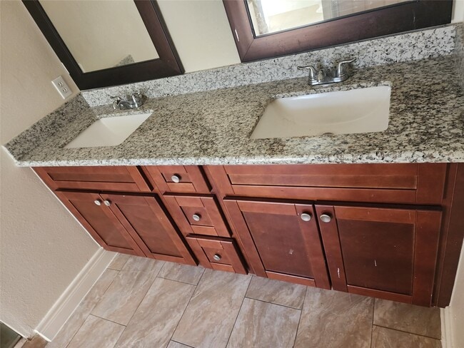 Building Photo - 14219 Berrington Dr