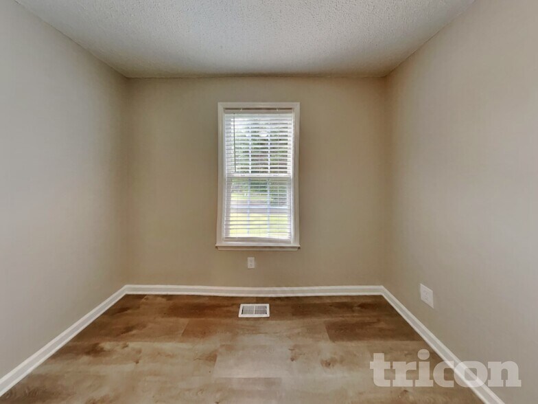 Building Photo - 153 Cambridge Elm Dr