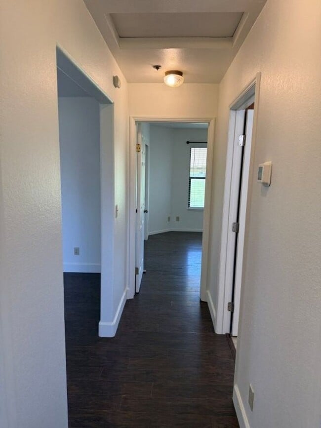 Building Photo - Unique 2 Bedroom Country Property Vacaville *Star Rentals