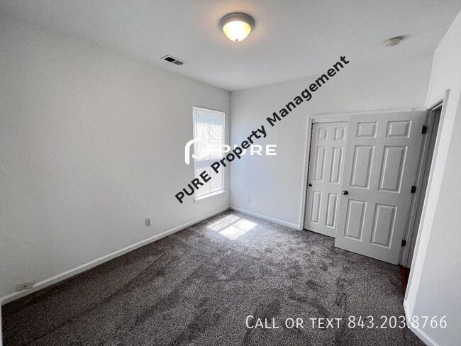 Building Photo - 153 Avonshire Dr