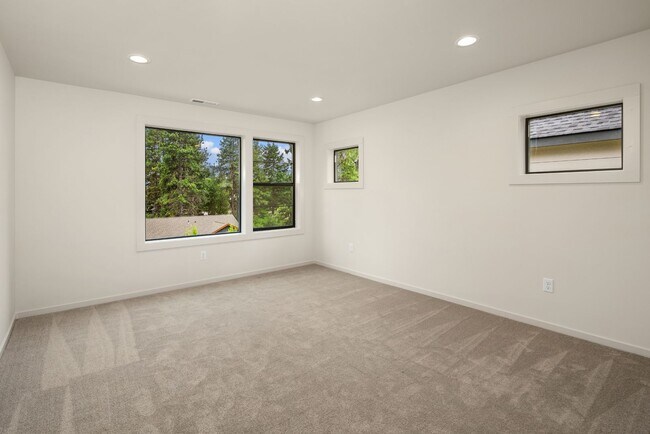 Building Photo - MAJOR RENT REDUCTION Brand New 4-Bedroom H...