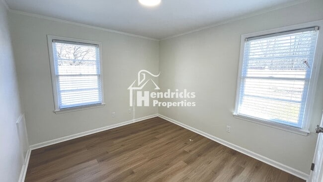 Building Photo - 1500 Ivy Rd