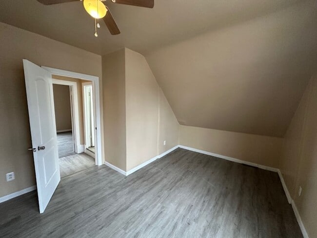 Building Photo - House for Rent with detached garage 3 BR/ 2 BA 61604