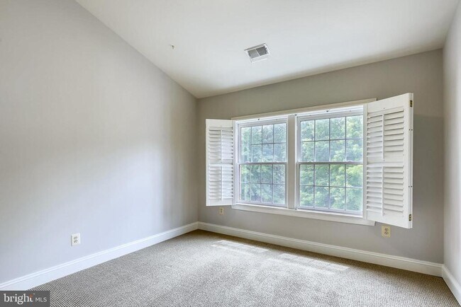 Building Photo - 10555 Tuckerman Heights Cir
