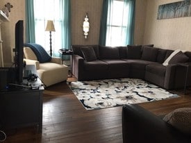 Building Photo - 35 School St