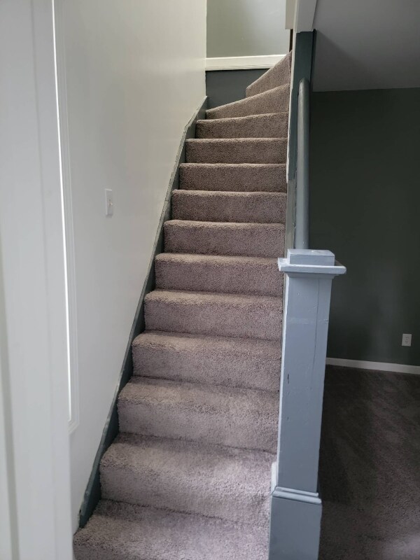 Building Photo - 362 E Hill St