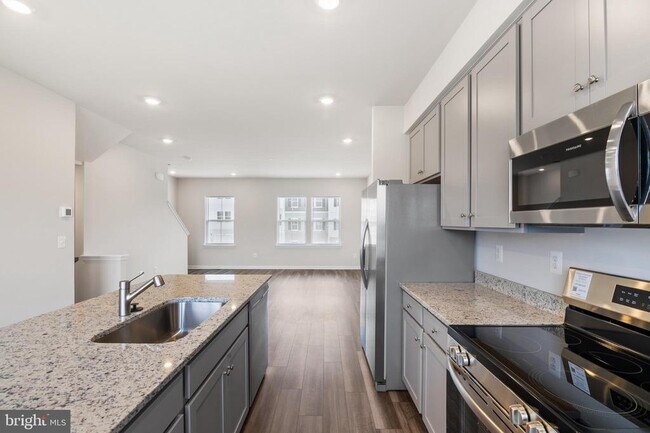 Building Photo - 105 Milburn Dr