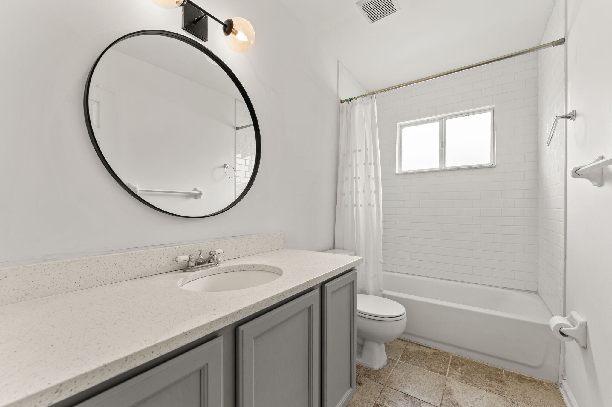 Guest bathroom - 1845 Daytona Ln N