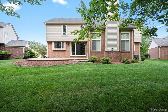 Building Photo - 50353 Livingston Dr