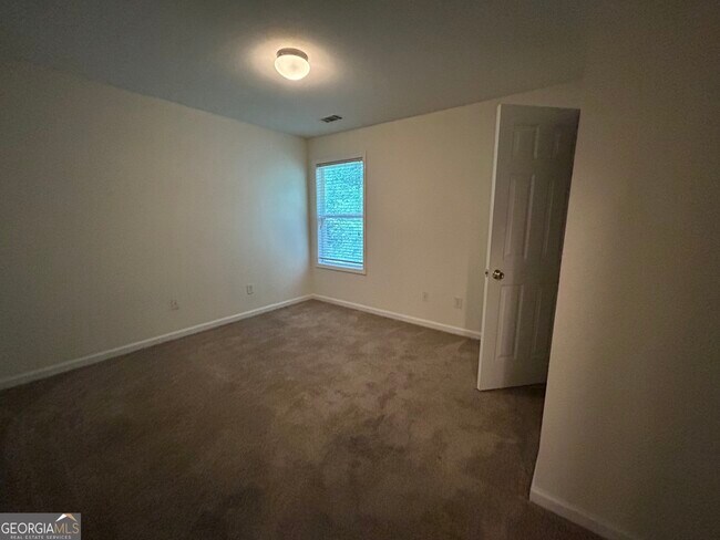 Building Photo - 2683 Winslow Ridge Dr NE