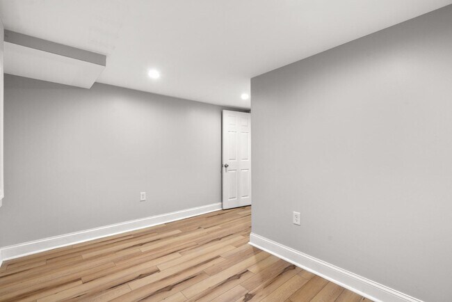 Building Photo - 226 N Collington Ave