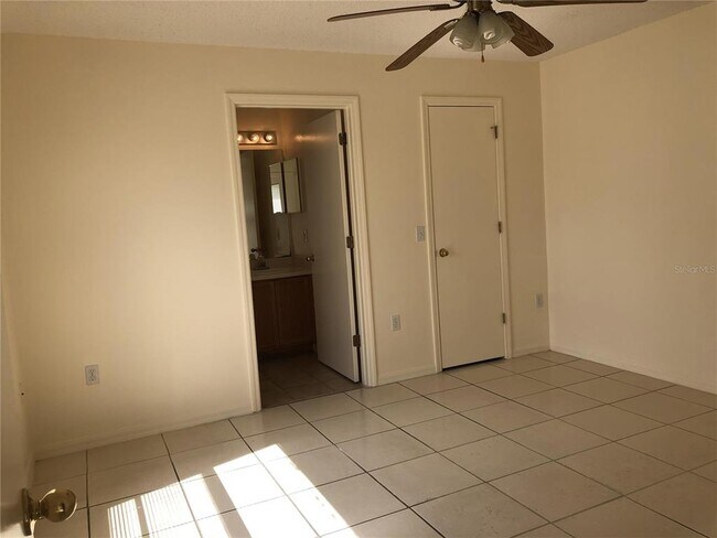 Building Photo - 663 Heraldo Ct