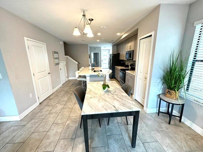 Building Photo - 4710 Terra Esmeralda Dr