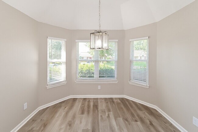 Building Photo - 4244 Shadow Oaks Dr