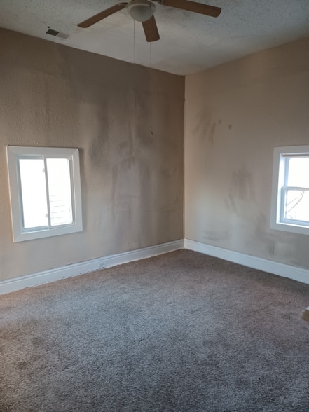 Building Photo - 1017 E Breckinridge St