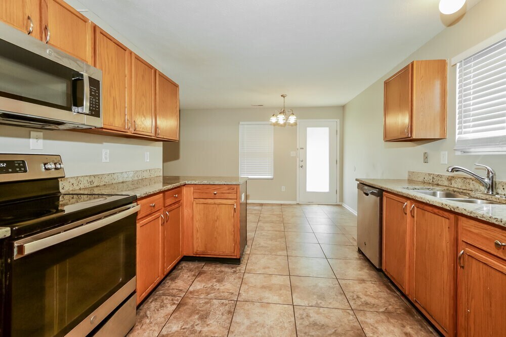 Building Photo - 6714 Hunters Creek Blvd