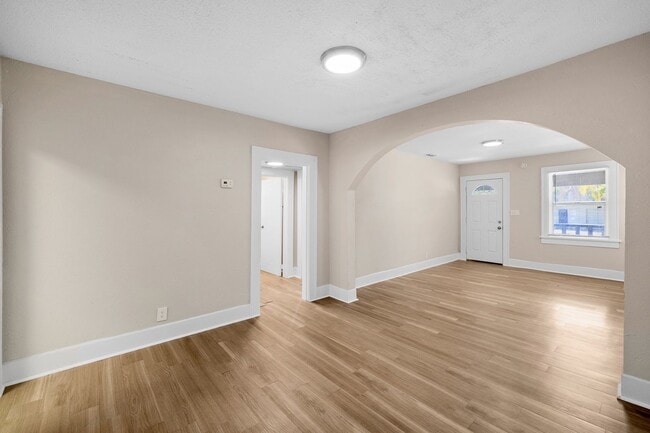 Building Photo - 1128 Belleair Rd