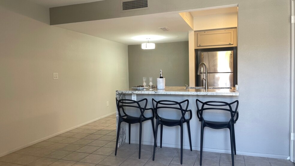 Building Photo - 8625 E Belleview Pl