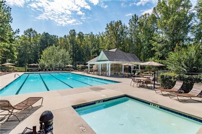 Building Photo - 7115 Red Fox Ln